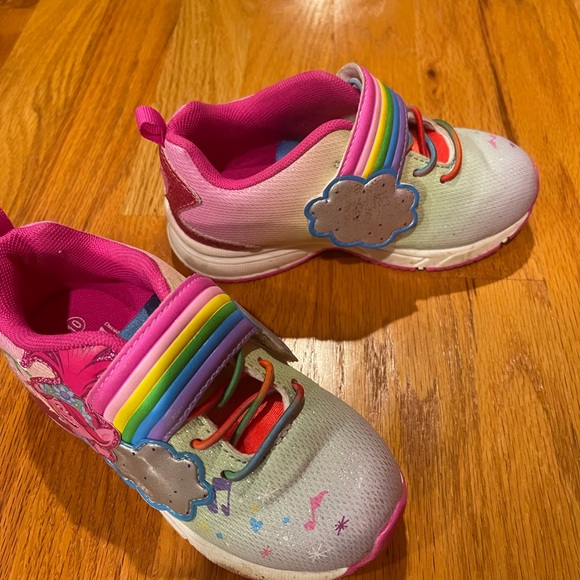 Trolls 2 Light-up Sneakers - Picture 13 of 16